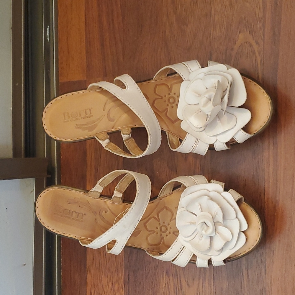 Born "Flower" heeled sandal